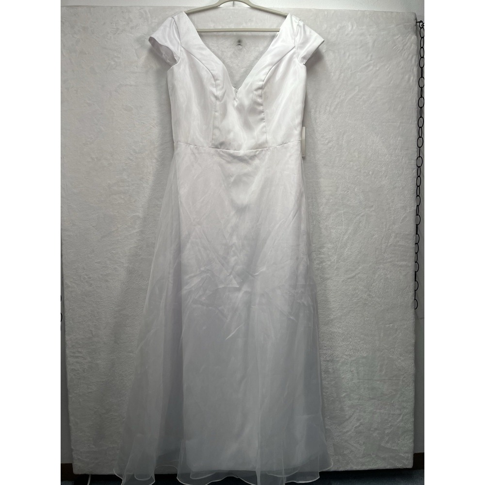Simply Bridal Vneck Wedding Gown Womens 14 Classic Minimal Tulle Overlay